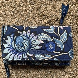 Vera Bradley RFID Wallet - Tropics Tapestry -